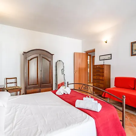 Ostuni's Corner By Rentbeat Apartment
