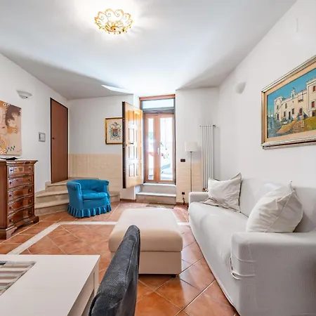 Ostuni's Corner By Rentbeat *